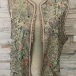 Gilet en sari perlé et brodé