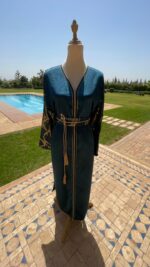 Caftan en crêpe bleu
