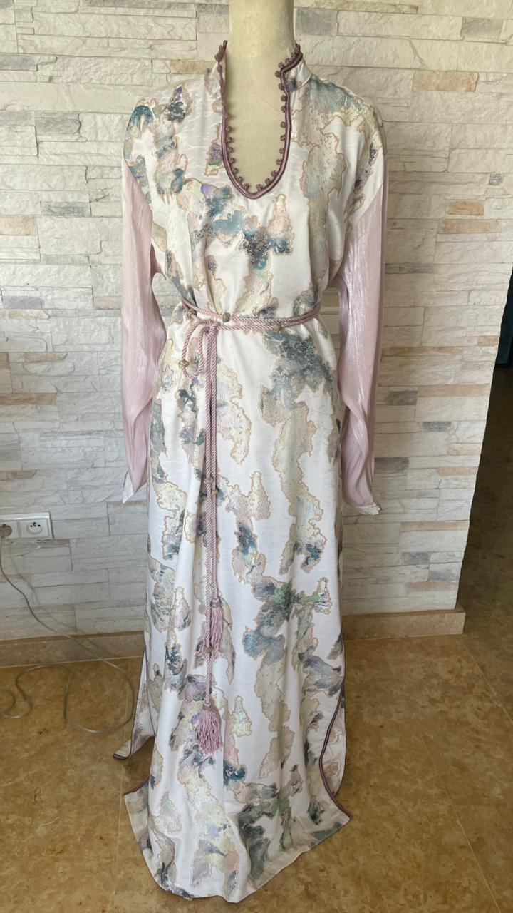 WhatsApp Image 2026-03-08 at 13.59.49 Robe caftan en broché – Image 1